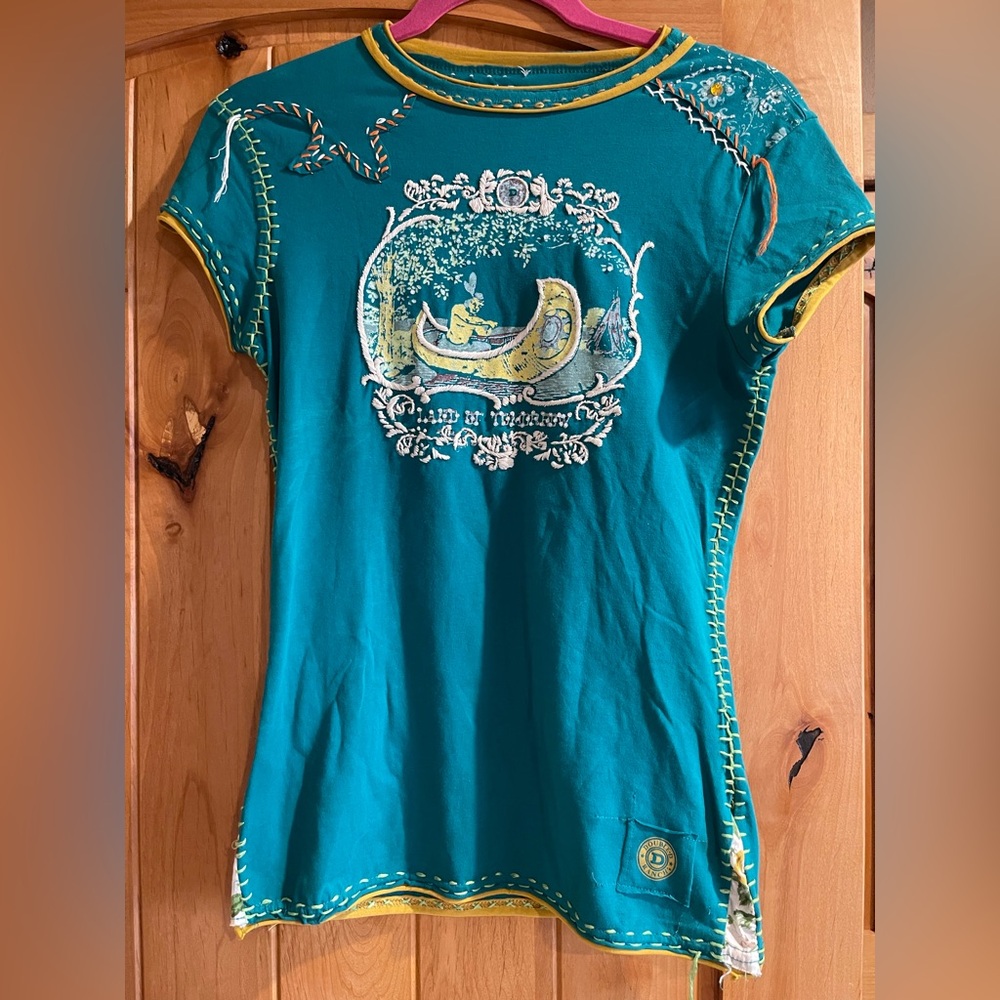 𝔻𝕆𝕌𝔹𝕃𝔼 𝔻 ℝ𝔸ℕℂℍ Turquoise Graphic Short Sleeve Top